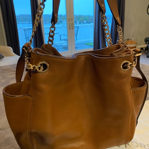 Michael Kors Jet Set Chain Brown Leather Hobo Bag and matching wallet - Picture 2 of 8